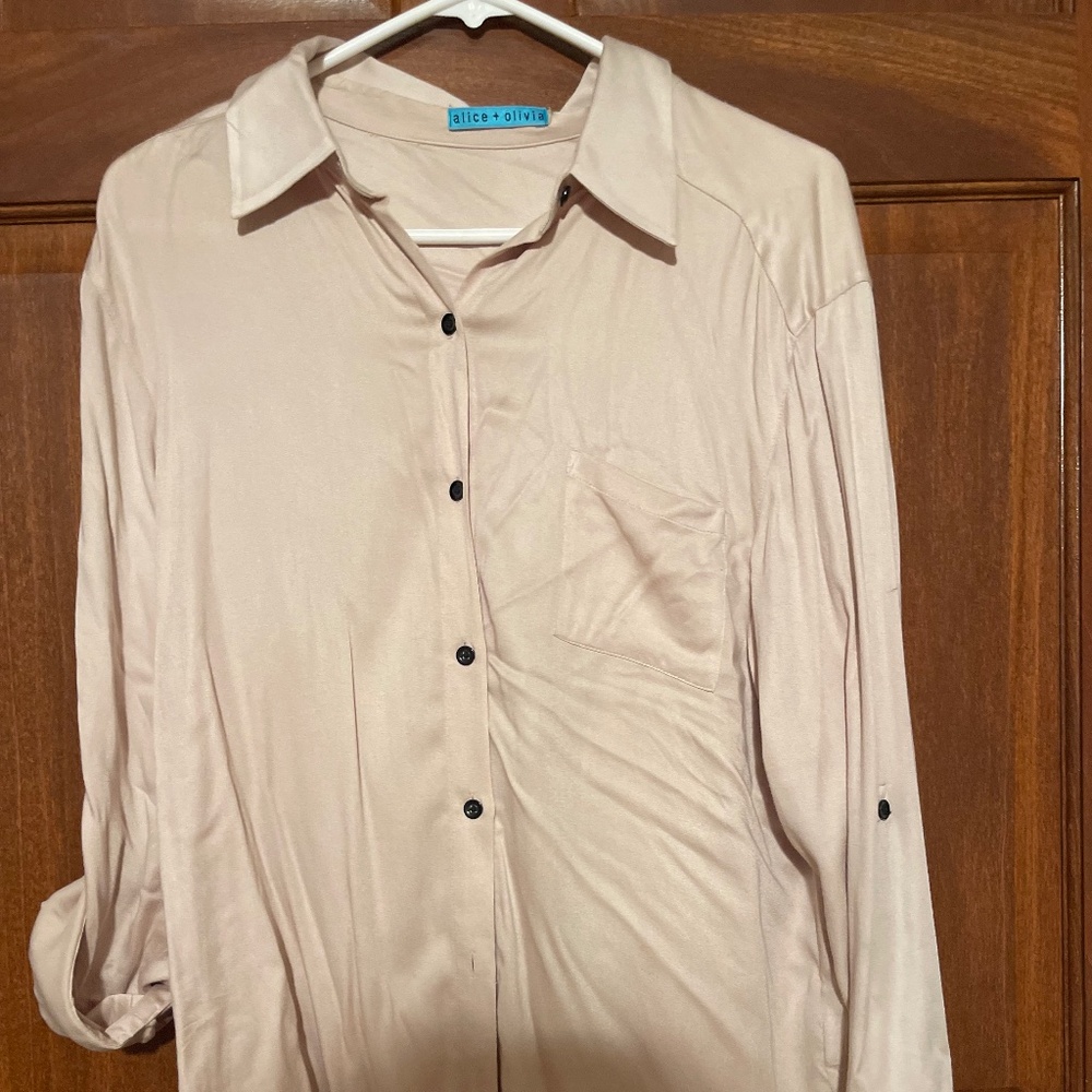 Alice + Olivia oversized silky soft shirt M